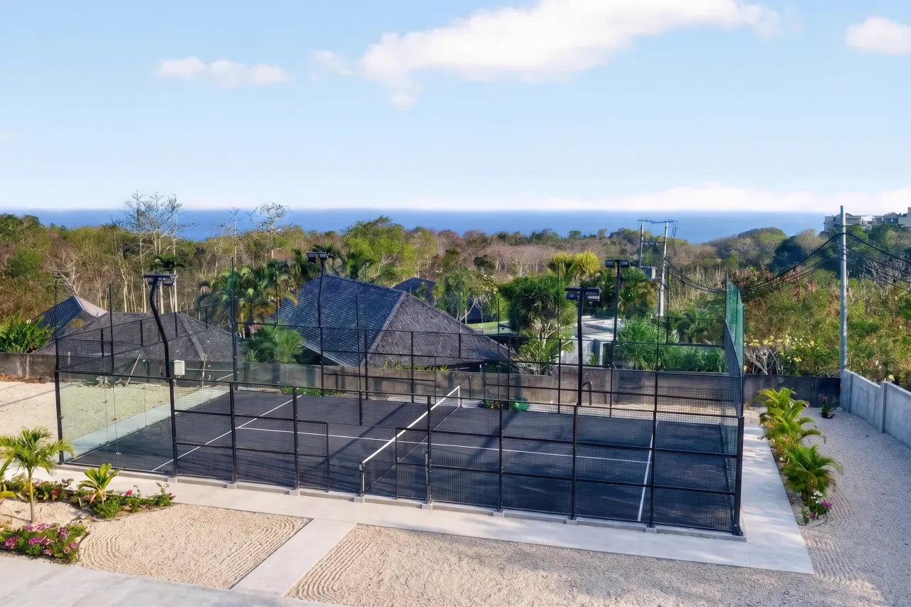Private padel court in Uluwatu with sunset view
